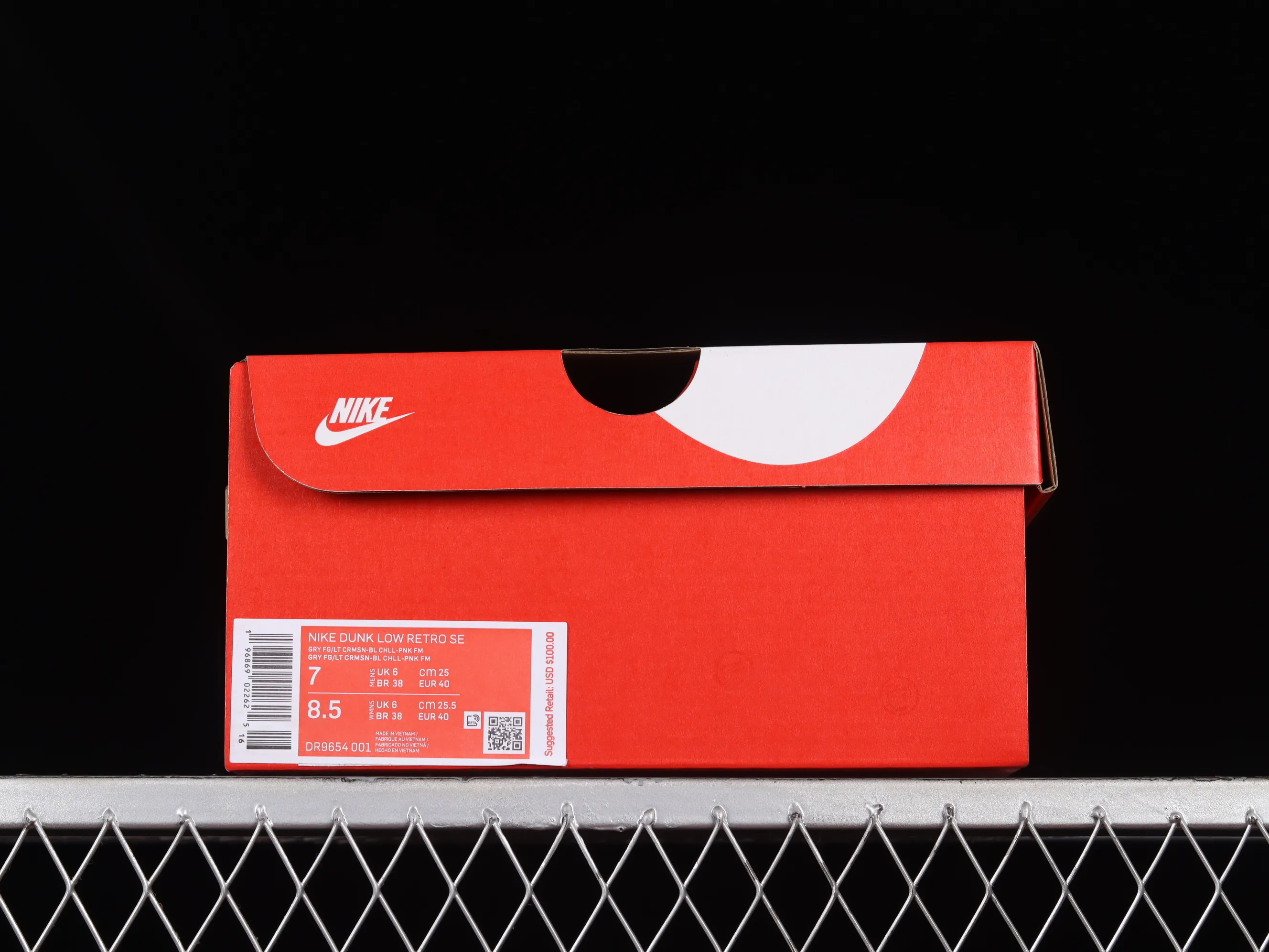 All Categories Nk SB Dunk Series Nk SB Dunk Low Low-top sneakers F version Nk Dunk SB Low Gray white and black scratch-off SB low-top sports and leisure sneakers DR9654-001